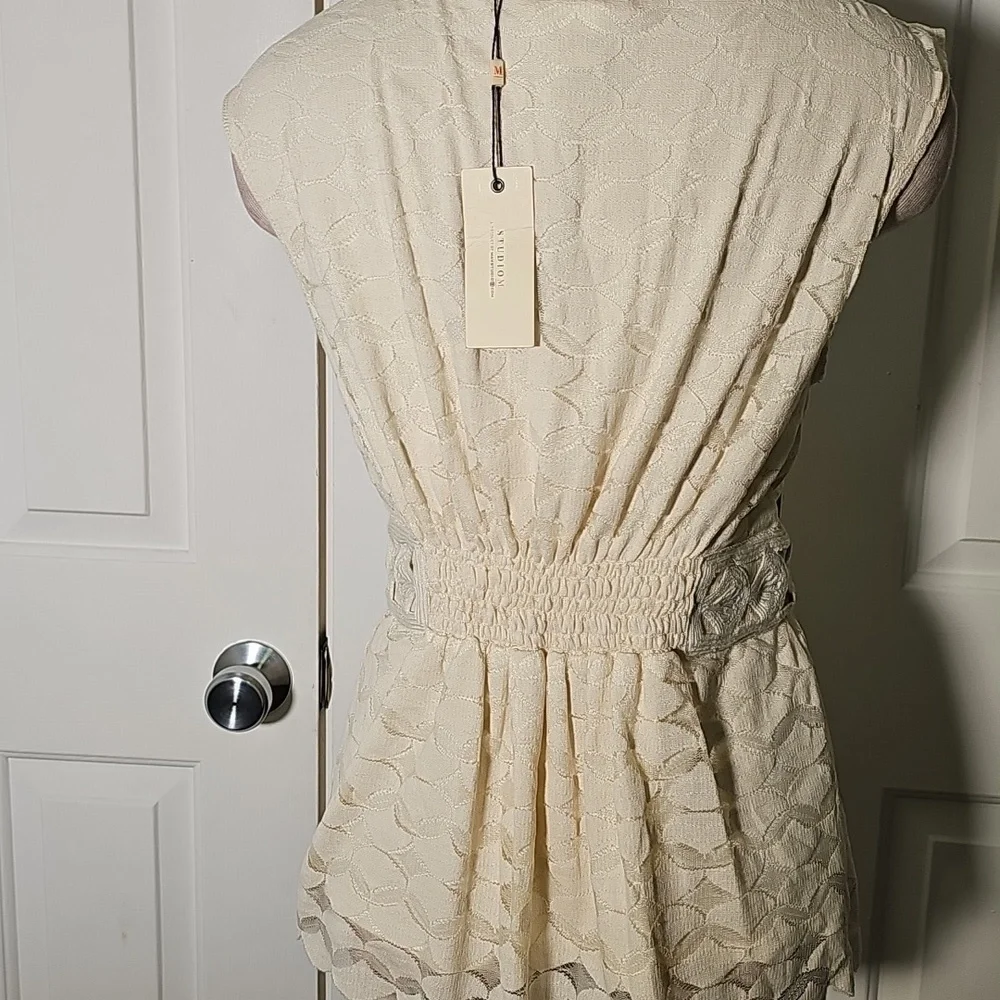 STUDIO M blous elegant‎ Cream Lace. NWT. LINED.